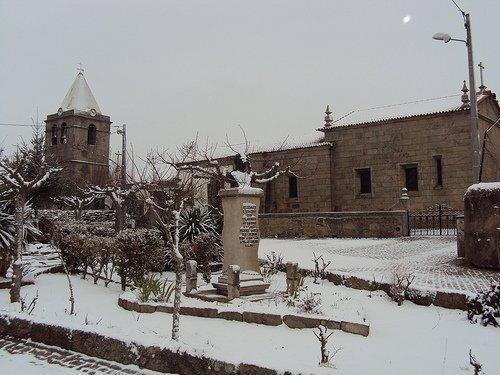 فندق Residencial Ponto Certo Vilar Torpim المظهر الخارجي الصورة